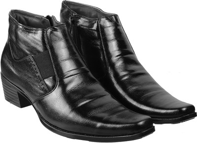 MOCHI Slip On For Men(Black , 9)