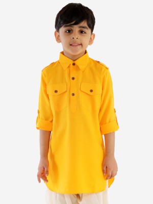 VASTRAMAY Boys Solid Straight Kurta(Yellow)