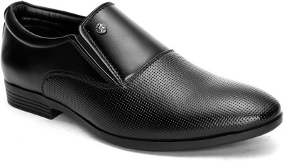 INVICTUS Slip On For Men(Black , 11)