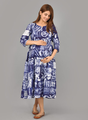 negen women gathered blue light blue 