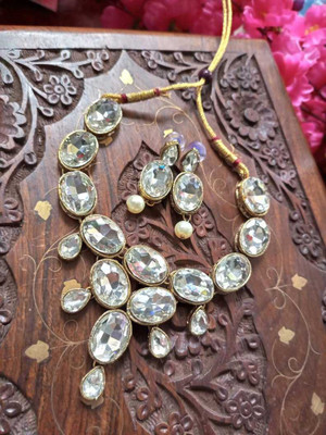CATALYST Alloy Gold-plated White Jewellery Set(Pack of 1)