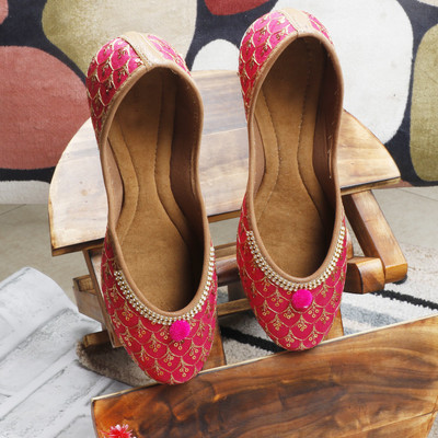 Tryfeet Stlylish Ethnic Jutti Jutis For Women(Pink, Gold , 8)