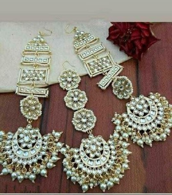 Gyaan Jewels Brass Gold-plated White Jewellery Set(Pack of 1)