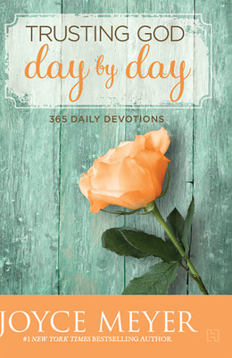 Trusting God Day by Day(Paperback, Meyer, Joyce)