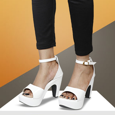 SIRDENILL Women Flats(White , 6)