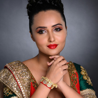 Sukkhi Alloy Pearl Gold-plated Bracelet