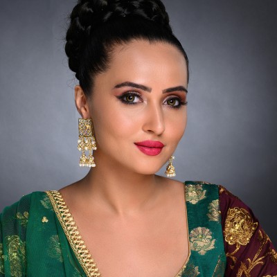 Sukkhi Sukkhi Glitzy Kundan Gold Plated Pearl Earring Set for Women Alloy Drops & Danglers