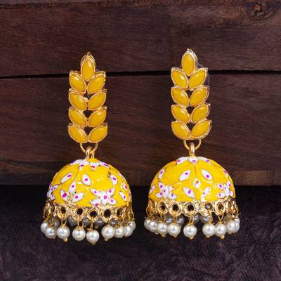 Sukkhi Gleaming Gold Plated Jumaki Earring For Women Pearl Zinc