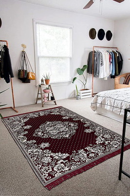 Sparrow world Maroon Chenille Runner(5 ft,  X 6 ft, Rectangle)