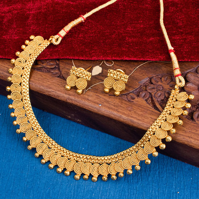 Shostopper by Sukkhi Brass Gold-plated Gold Jewellery Set(Pack of 1)