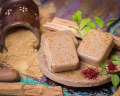 Royal Trends Sandalwood Saffron Melt and Pour Base DIY Handmade Soap