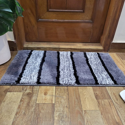 A CUBE LUXURY SOLUTIONS Microfiber, Polyester Floor Mat(Grey, Large)