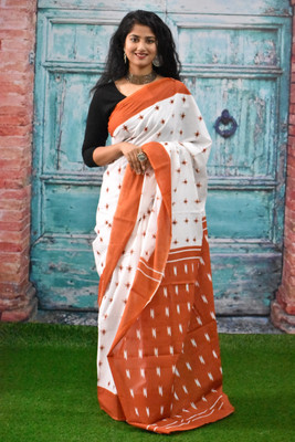 Tropwear Printed Ikkat Pure Cotton Saree(White)