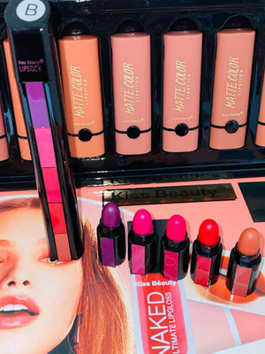 Kiss Beauty MATTE 5 IN 1 MULTI COLOR LIPSTICK IN A LIPSTICK PACK OF 1(MULTI, 50 g)