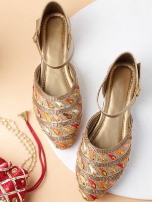 SNEAKERSVILLA New Comfortable & Trendy Flat Sandals For Women's And Girl's Women Gold Flats
