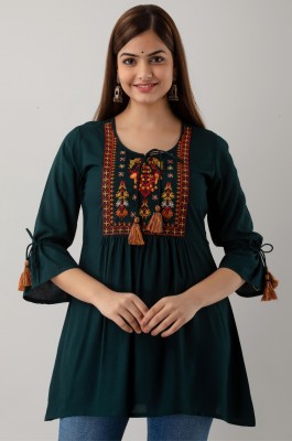 Situ Kumar Casual Embroidered Women Green Top