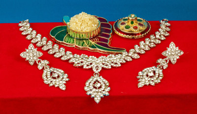VATSALYA creation Alloy Gold-plated White Jewellery Set(Pack of 1)