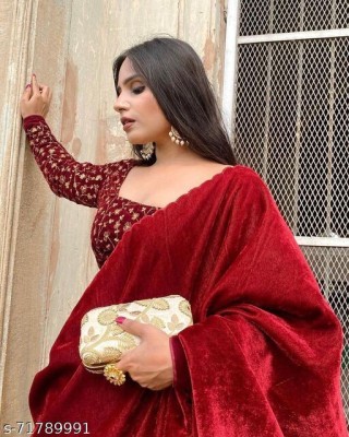 PMD Fashion Self Design, Embroidered, Solid/Plain Bollywood Velvet Saree(Maroon)