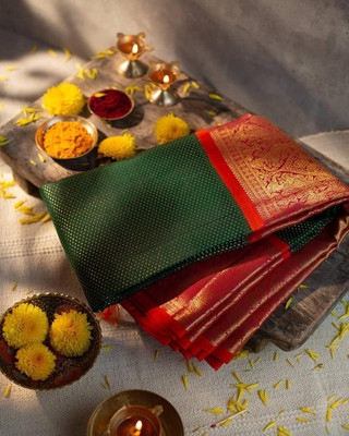GATISHVAM TEXTILE Self Design Banarasi Art Silk Saree(Green)