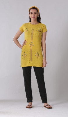 Angel Curve Women Printed Yellow Top & Pyjama Set