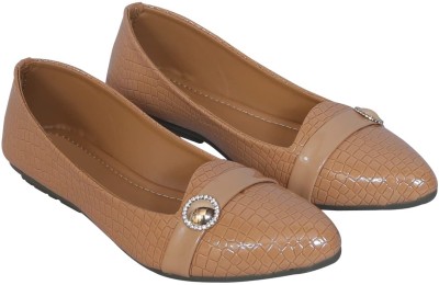 MONAQI Slip On For Women(Tan , 3)