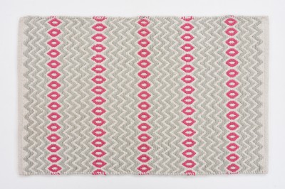 UB Home and Decor Pink, Beige Cotton Area Rug(2 ft,  X 3 ft, Rectangle)