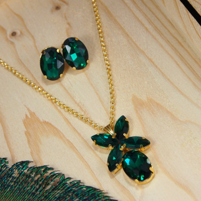 KVDesigns Alloy Gold-plated Green Jewellery Set(Pack of 1)