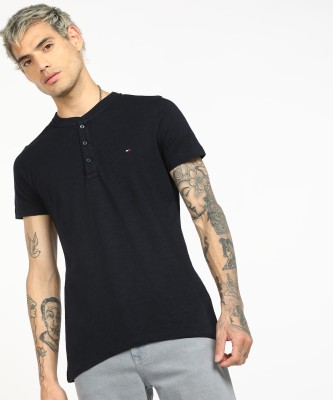 TOMMY HILFIGER Solid Men Henley Neck Dark Blue T-Shirt