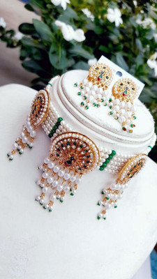 NAVYUGENTERPRIS Alloy Gold-plated Green Jewellery Set(Pack of 1)