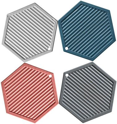 RASTVI Triangle Reversible Rubber Coaster Set(Pack of 4)