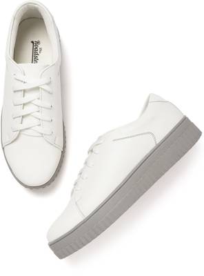 Roadster discount white shoes