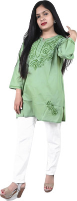 Ibtida Women Chikan Embroidery Straight Kurta(Green)