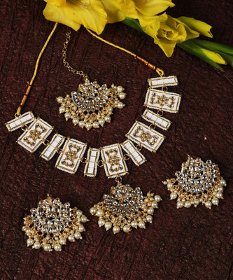 SOHI Alloy Gold-plated White Jewellery Set(Pack of 1)
