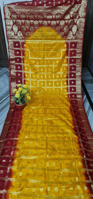 MINE CHOICE Woven, Checkered Bandhani Silk Blend, Jacquard Saree(Red, Gold)