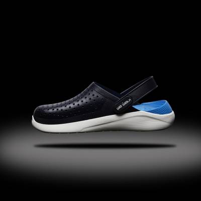 Free Kicks Men Blue Clogs