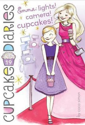 Emma: Lights! Camera! Cupcakes!: Volume 19(English, Paperback, Simon Coco)