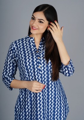 Kaashivi Casual Printed Women Blue Top