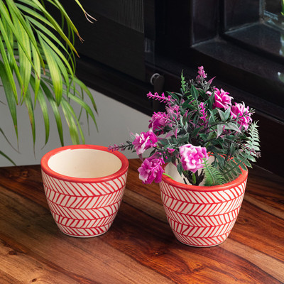 ExclusiveLane 'Red Chevrons' Handmade & Hand-painted Table Planters In Ceramic Plant Container Set(Pack of 2, Ceramic)