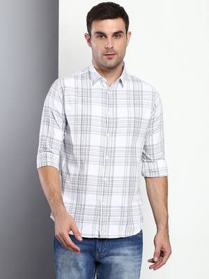 Dennis Lingo Men Checkered Casual White Shirt