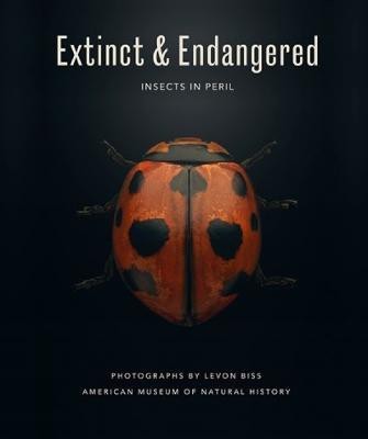 Extinct & Endangered(English, Hardcover, American Museum of Natural History)