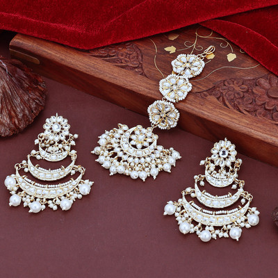 Shostopper by Sukkhi Zinc Gold-plated Gold Jewellery Set(Pack of 1)