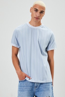 FOREVER 21 Striped Men Round Neck Blue T-Shirt