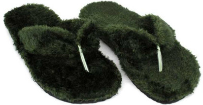 WOLVESDEN Women Flip Flops(Green , 7)