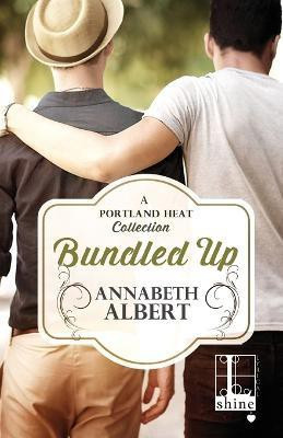 Bundled Up(English, Paperback, Albert Annabeth)