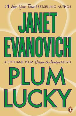 Plum Lucky(English, Paperback, Evanovich Janet)