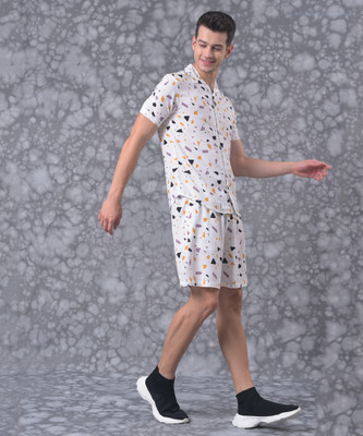CAMPUS SUTRA Men Printed White Top & Shorts Set