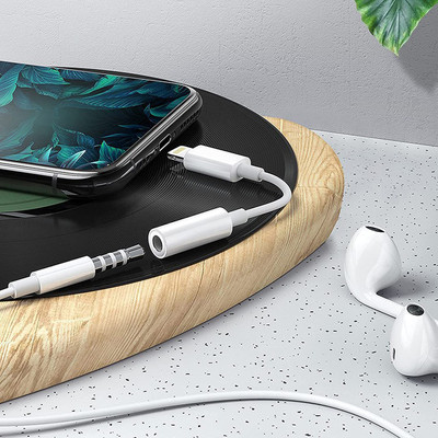 IMMUTABLE White Lightning Headphone Jack Adapter Connector Music Control J46 Phone Converter(IOS)