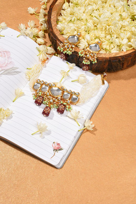 SOHI Alloy Gold-plated White, Maroon Jewellery Set(Pack of 1)