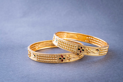 YuviKrissh Alloy Gold-plated Bangle Set