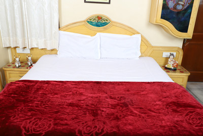 MFI Self Design Single Mink Blanket for  Heavy Winter(Woollen Blend, Maroon1)
